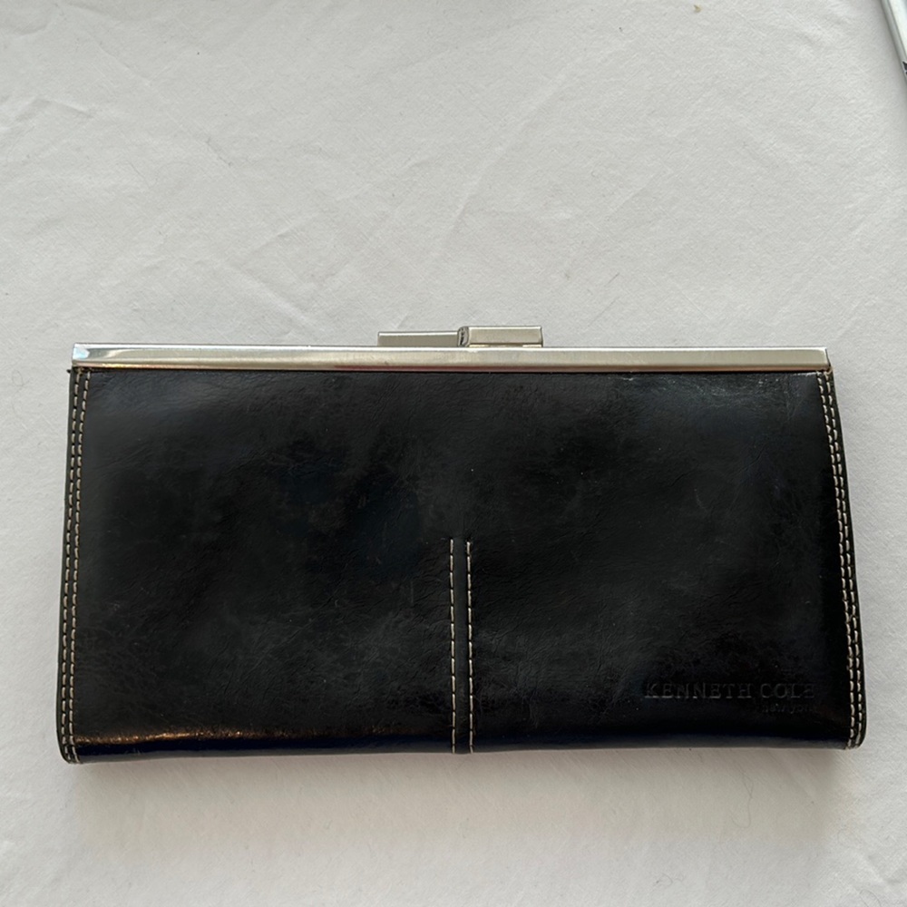 Kenneth Cole NYC black leather wallet
